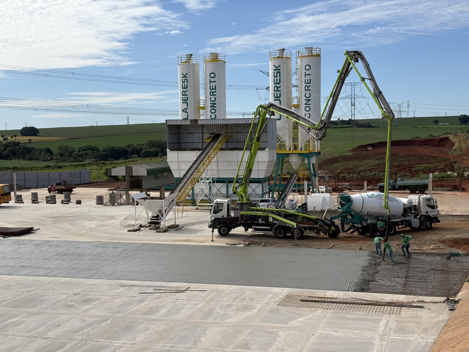 Piso polido para galpão industrial — construção Lajeresk